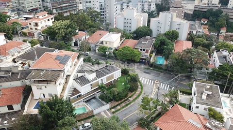 Image 9 - 921543