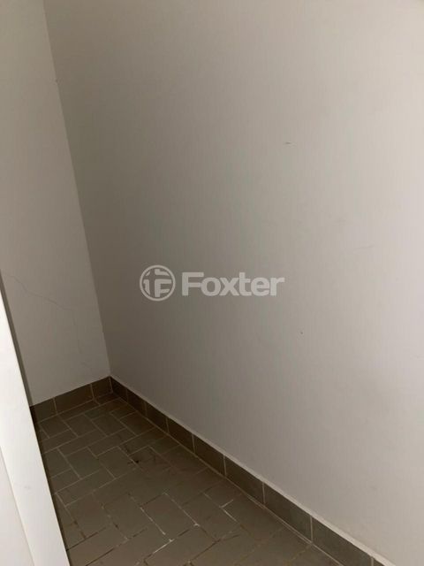 Image 19 - 921545