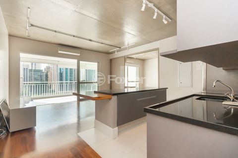 Image 8 - 921735