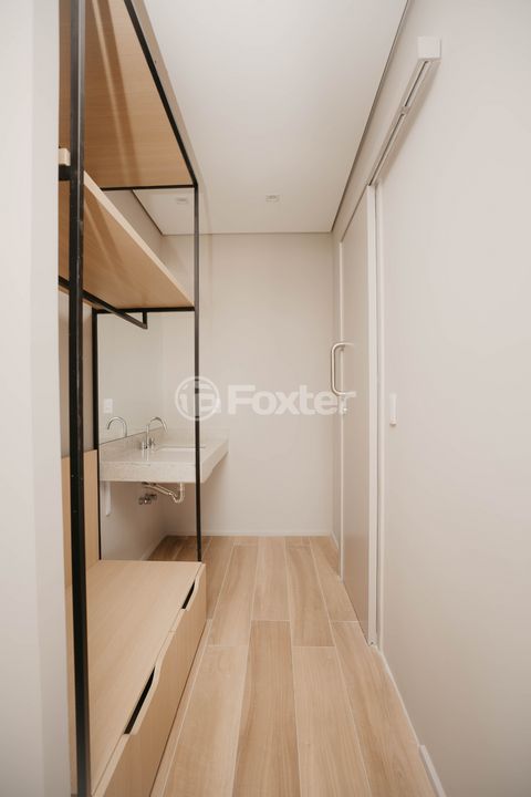 Image 4 - 921742