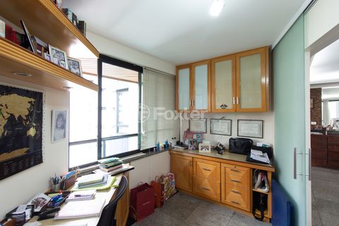 Image 7 - 921789