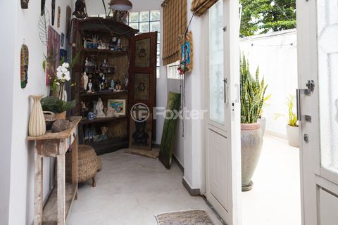 Image 9 - 921840