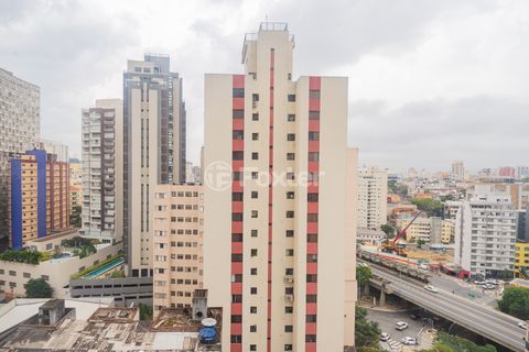 Image 16 - 921883