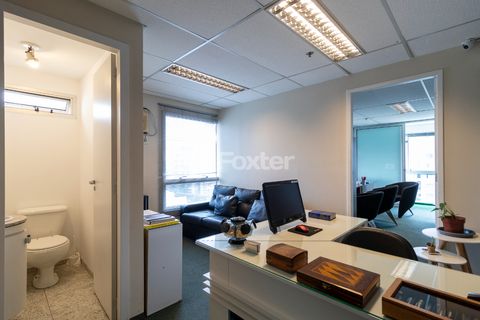 Image 7 - 921912