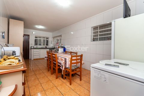 Image 19 - 921935