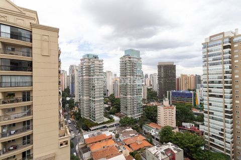 Image 12 - 921941