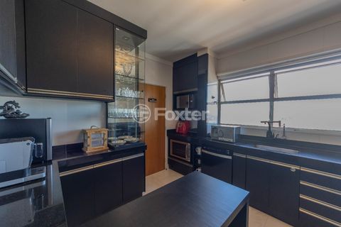 Image 19 - 921959