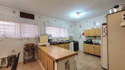 Image 13 - 921975