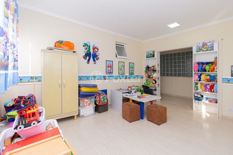 Image 2 - 921985