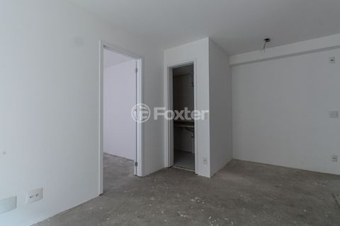 Image 4 - 921996