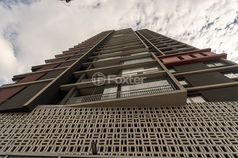 Image 8 - 922053