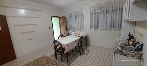 Image 19 - 922075