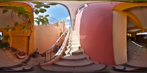 Image 8 - 922111