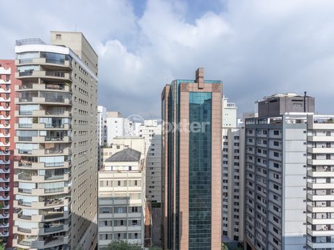 Image 6 - 922305