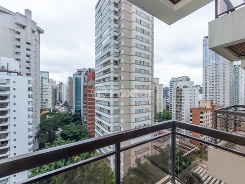 Image 13 - 922358