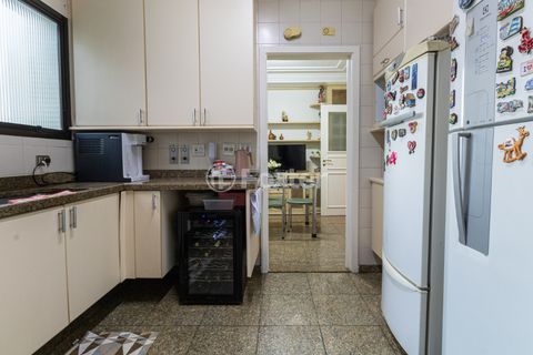 Image 15 - 922359