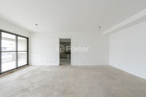 Image 11 - 922544