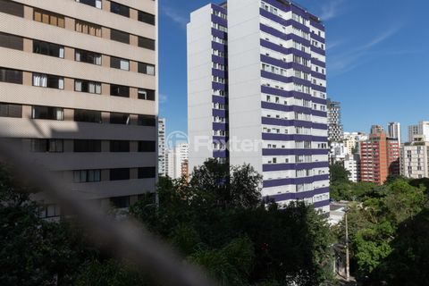 Image 11 - 922552