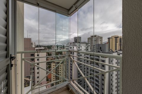 Image 17 - 922558