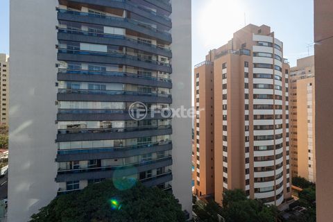 Image 17 - 922592