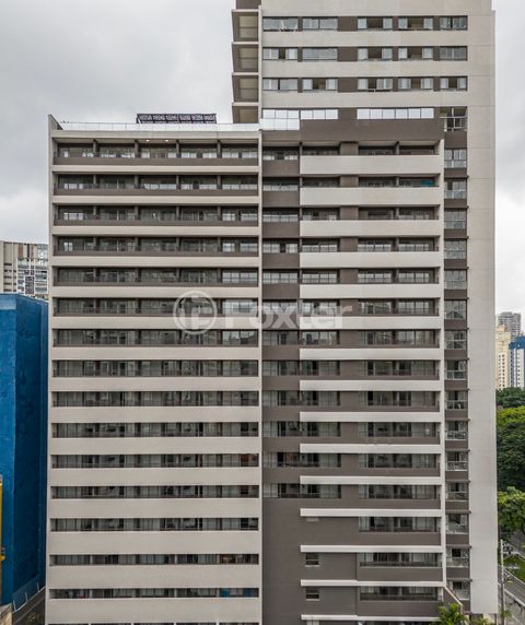 Image 11 - 922595