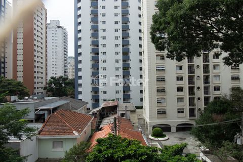 Image 4 - 922633