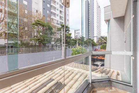 Image 5 - 922682
