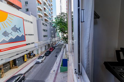 Image 5 - 922691