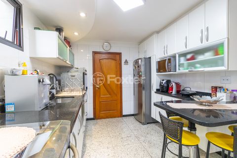 Image 7 - 922753