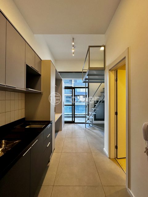 Image 4 - 922843