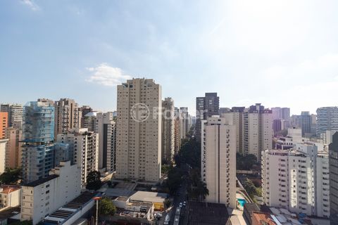 Image 10 - 922886