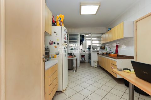 Image 8 - 922887