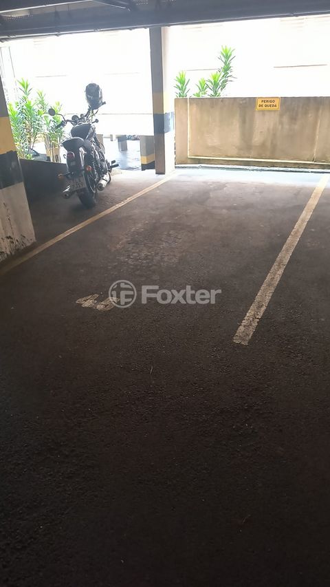 Image 7 - 922928