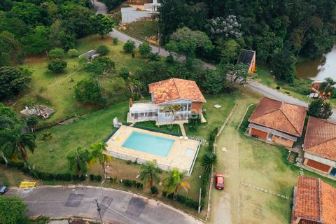Image 8 - 922931