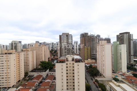 Image 5 - 922940