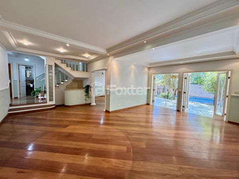 Image 8 - 922947