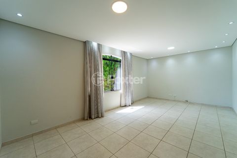 Image 4 - 922957
