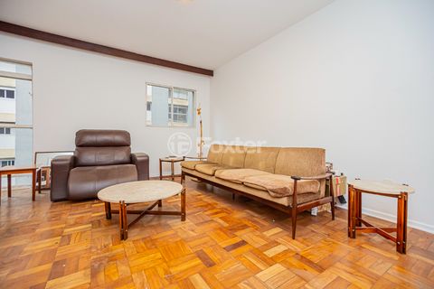 Image 3 - 922982