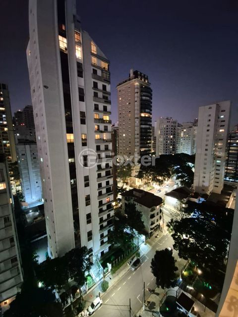 Image 13 - 922999