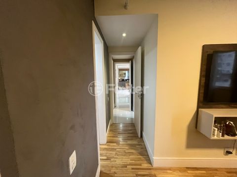 Image 10 - 923001
