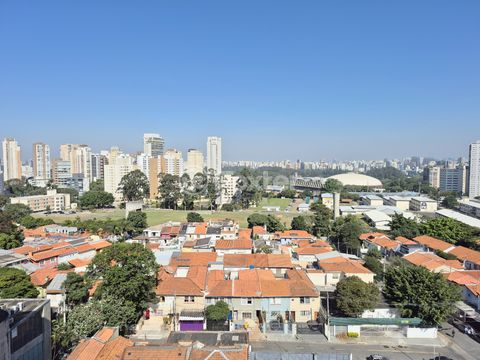 Image 11 - 923002
