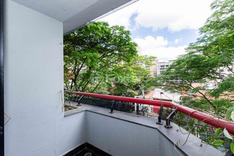 Image 4 - 923111