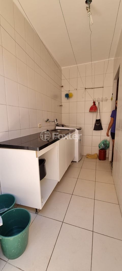 Image 6 - 923161