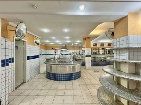 Image 7 - 923298
