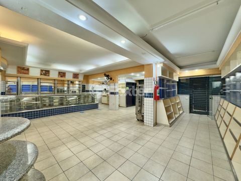 Image 11 - 923298