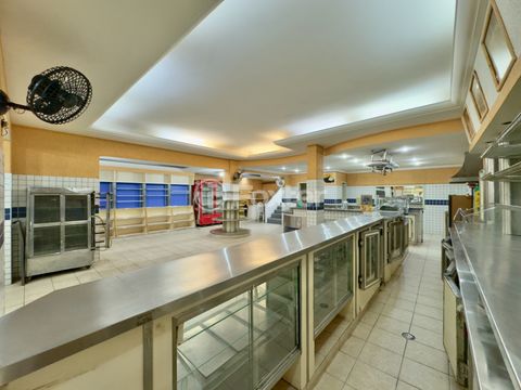 Image 3 - 923298