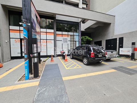 Image 3 - 923350