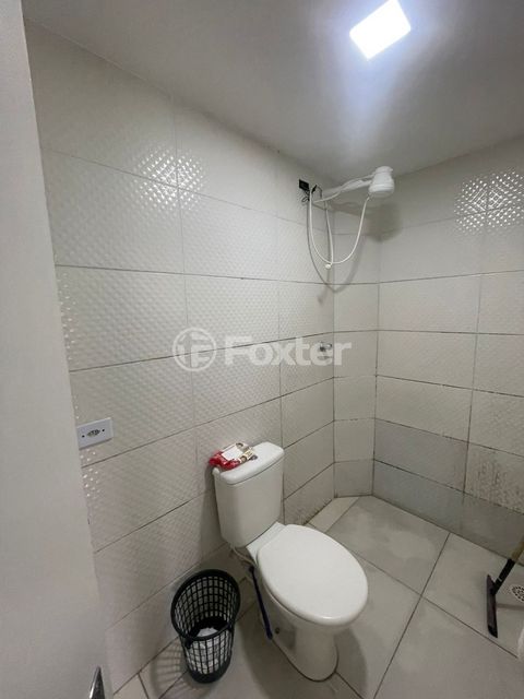 Image 7 - 923383