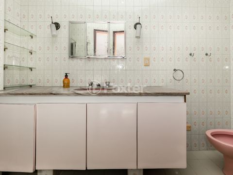 Image 7 - 923472