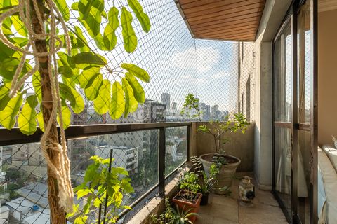 Image 8 - 923522